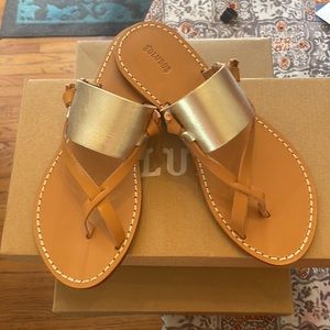 Saludos Leather Sandals in Platinum